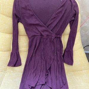 Sweater dress with tie